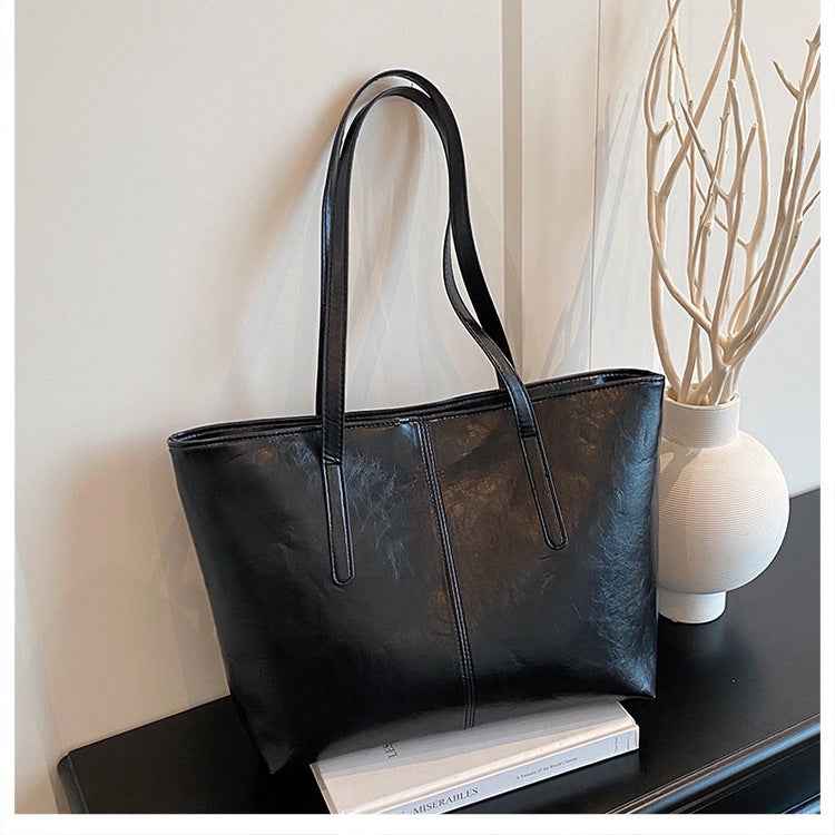 Tote bag for women in autumn and winter, version, large-capacity women's bag, single-shoulder bag, oil leather handbag