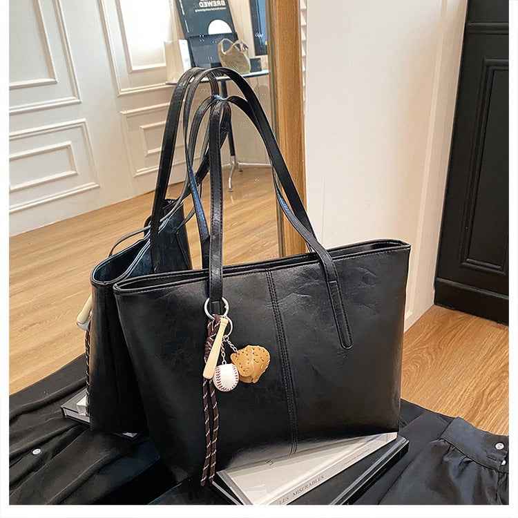 Tote bag for women in autumn and winter,  version, large-capacity women's bag, single-shoulder bag, oil leather handbag
